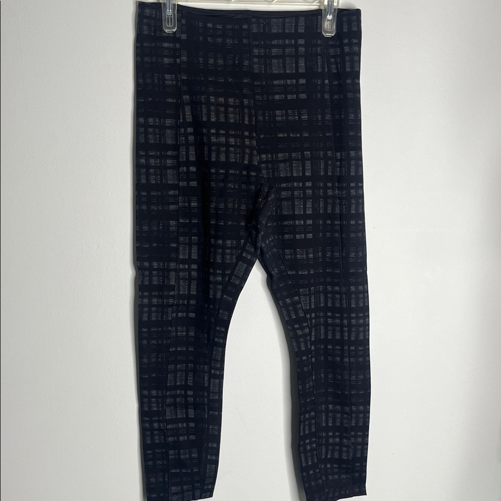 Lysse Charcoal and Black Patterned Leggings